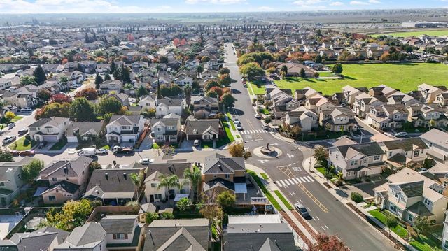 2303 Gallery Dr, Riverbank, CA 95367