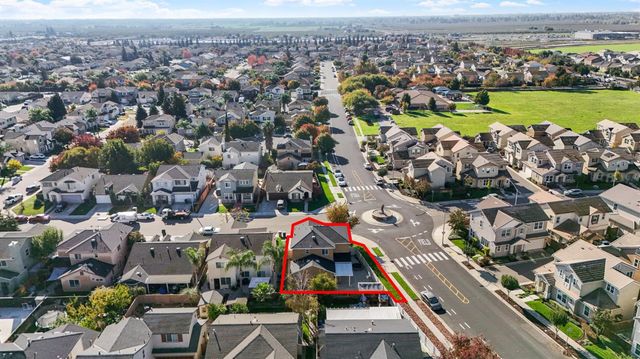 2303 Gallery Dr, Riverbank, CA 95367