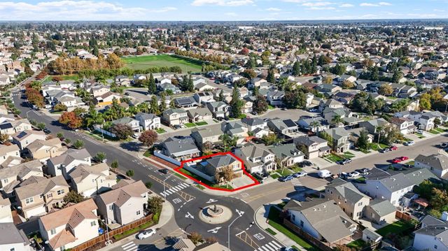 2303 Gallery Dr, Riverbank, CA 95367