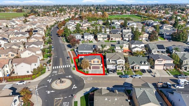 2303 Gallery Dr, Riverbank, CA 95367