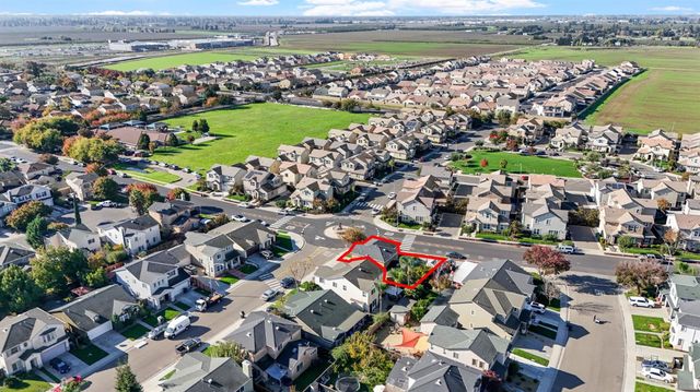 2303 Gallery Dr, Riverbank, CA 95367