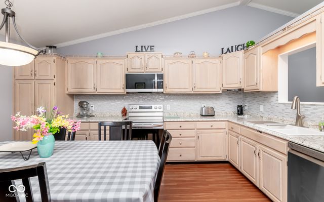 208 Springhill, Seymour, IN 47274