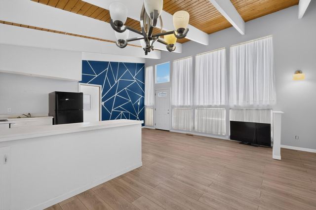 2433 Paisano Street NE, Albuquerque, NM 87112