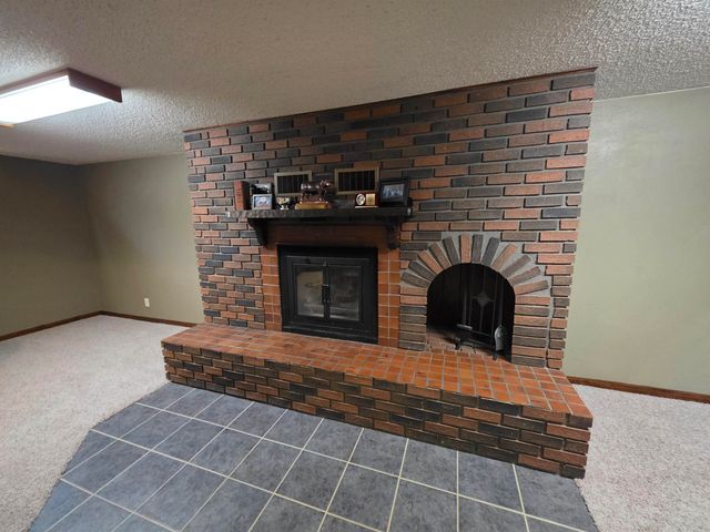 1926 Honey Creek Road, Manchester, IA 52057