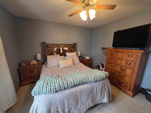 1926 Honey Creek Road, Manchester, IA 52057