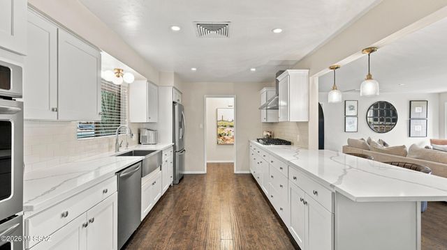 5945 E Baker Street, Tucson, AZ 85711
