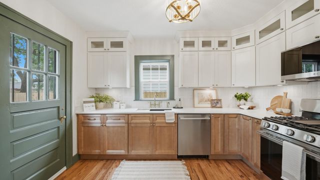 2202 Chamberlain Avenue, Chattanooga, TN 37404