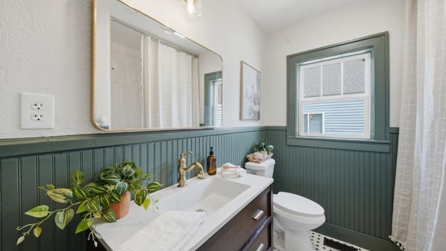 2202 Chamberlain Avenue, Chattanooga, TN 37404