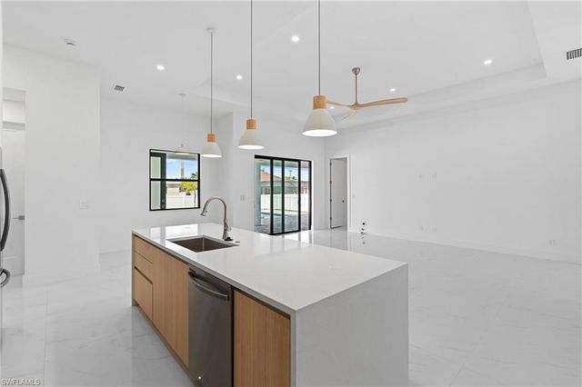 3920 SW 20th PL, Cape Coral, FL 33914