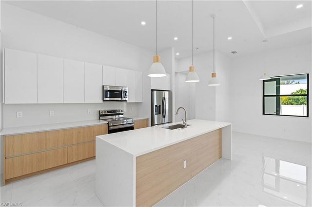 3920 SW 20th PL, Cape Coral, FL 33914