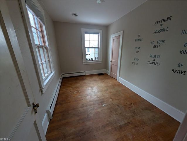 29 N Court ST, Windsor, VA 23487