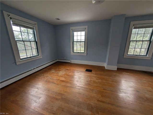 29 N Court ST, Windsor, VA 23487