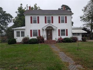 29 N Court ST, Windsor, VA 23487