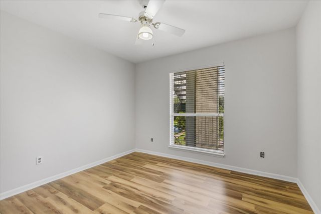 18617 Egret Bay Boulevard 1107, Webster, TX 77058