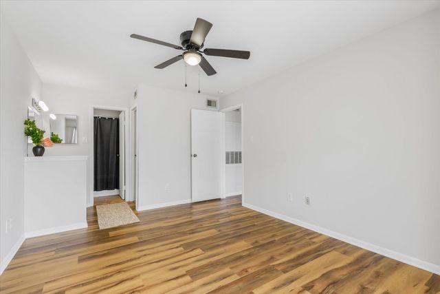18617 Egret Bay Boulevard 1107, Webster, TX 77058