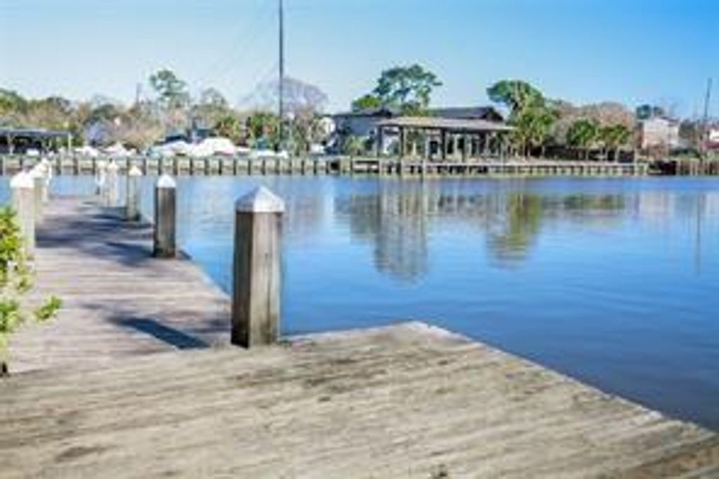 18617 Egret Bay Boulevard 1107, Webster, TX 77058