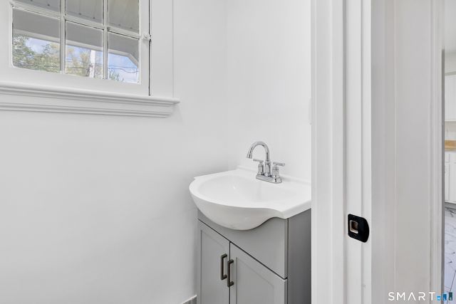 106 Brookdale Lane, Waterbury, CT 06705