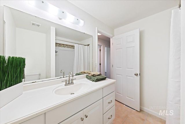 10667 W Cranberry St, Boise, ID 83713