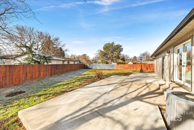 10667 W Cranberry St, Boise, ID 83713