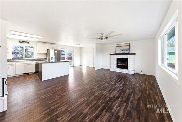 10667 W Cranberry St, Boise, ID 83713