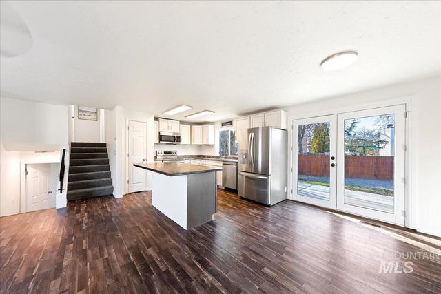 10667 W Cranberry St, Boise, ID 83713