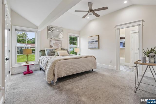 4 Stuart Lane, Wayne, NJ 07470