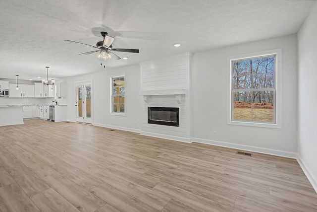 854 Burley Barn Rd, Clarksville, TN 37042