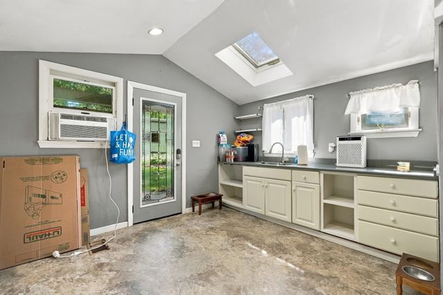 1533 Morton Avenue, New Bedford, MA 02745