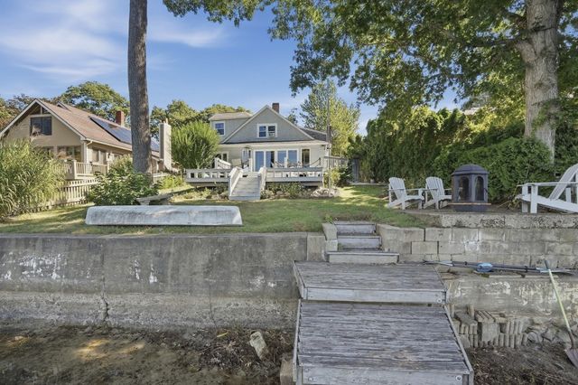 1533 Morton Avenue, New Bedford, MA 02745