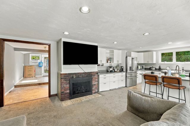 1533 Morton Avenue, New Bedford, MA 02745