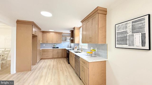501 TAVENNER CT, Sterling, VA 20164