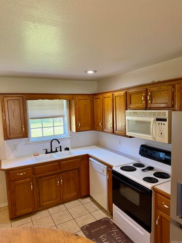 196 Angela Dr, Clarksville, AR 72830