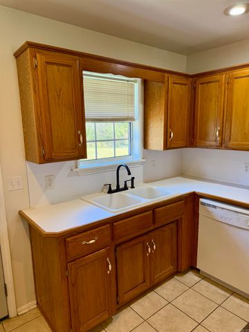 196 Angela Dr, Clarksville, AR 72830