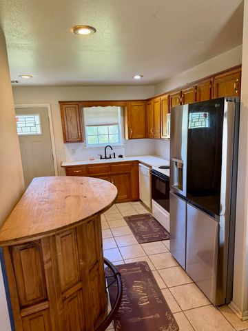 196 Angela Dr, Clarksville, AR 72830