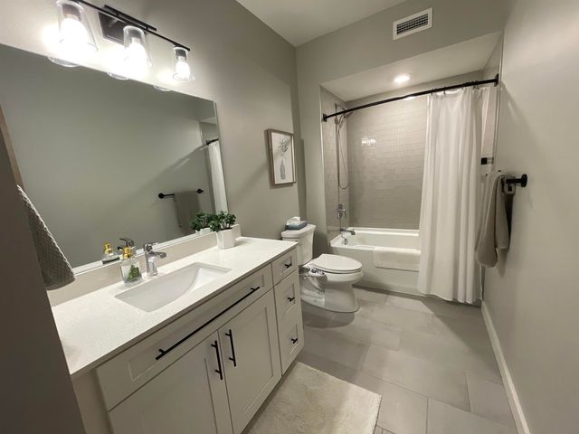 225 E Seventeenth Street, Traverse City, MI 49684