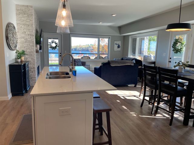 225 E Seventeenth Street, Traverse City, MI 49684