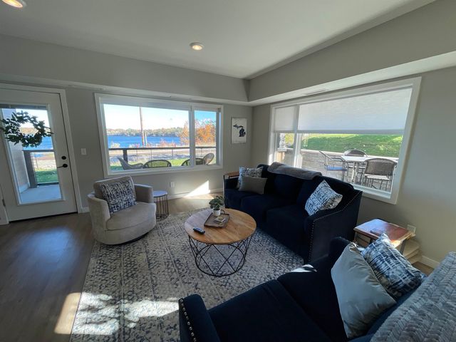 225 E Seventeenth Street, Traverse City, MI 49684