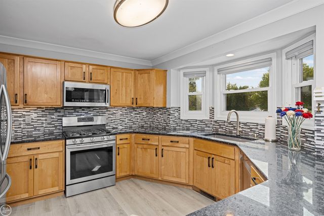 48037 Lafayette Drive, Macomb, MI 48044