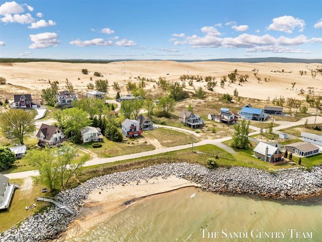 2806 N Lakeshore Drive, Mears, MI 49436