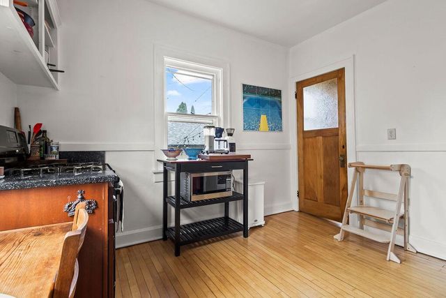 2312 E Linnwood AVENUE, Milwaukee, WI 53211