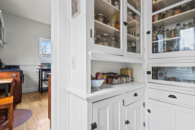 2312 E Linnwood AVENUE, Milwaukee, WI 53211
