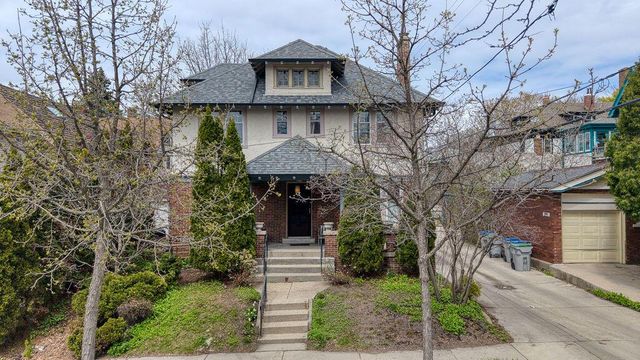 2312 E Linnwood AVENUE, Milwaukee, WI 53211