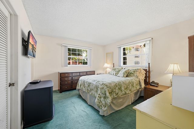 630 Tennis Club Drive Apt 204, Wilton Manors, FL 33311