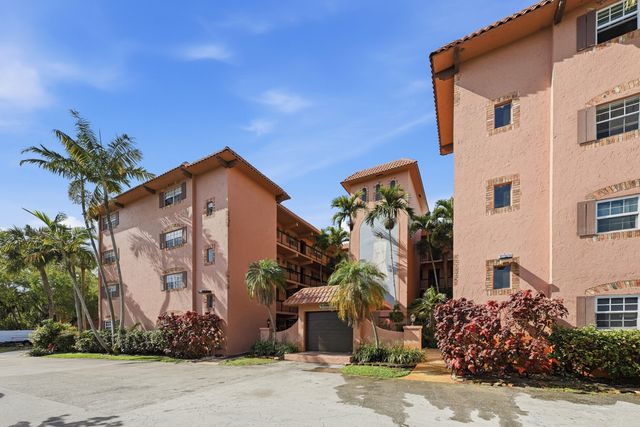 630 Tennis Club Drive Apt 204, Wilton Manors, FL 33311