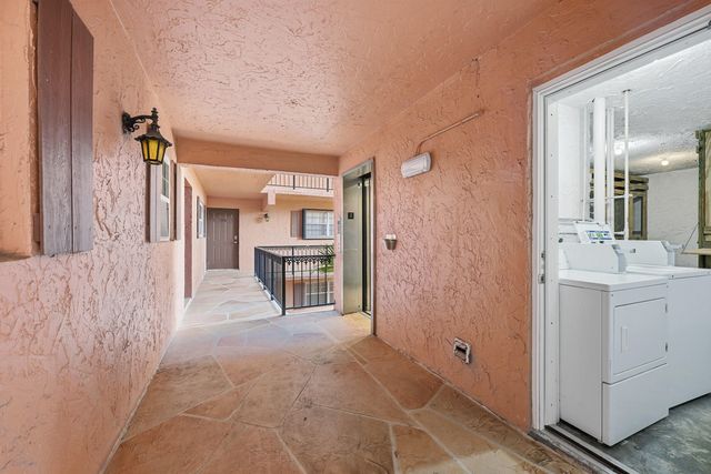 630 Tennis Club Drive Apt 204, Wilton Manors, FL 33311