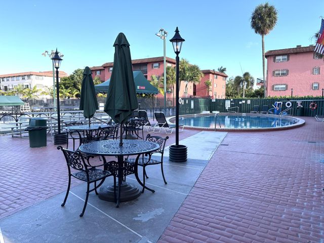 630 Tennis Club Drive Apt 204, Wilton Manors, FL 33311