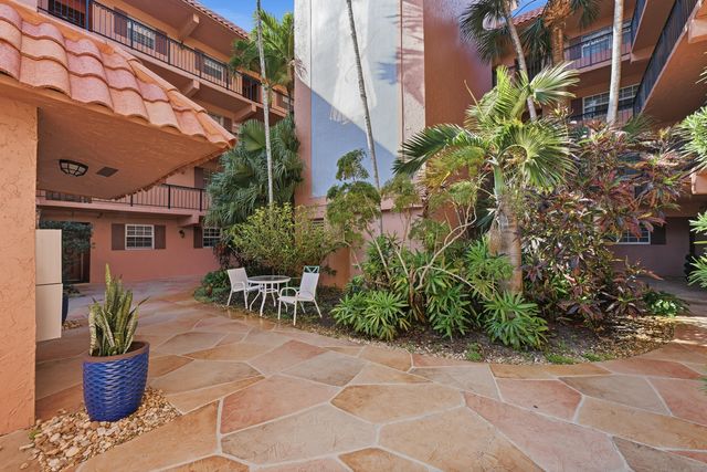 630 Tennis Club Drive Apt 204, Wilton Manors, FL 33311