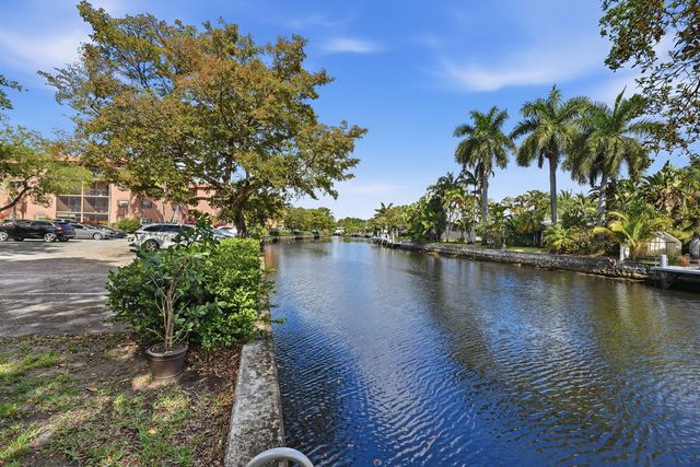 630 Tennis Club Drive Apt 204, Wilton Manors, FL 33311