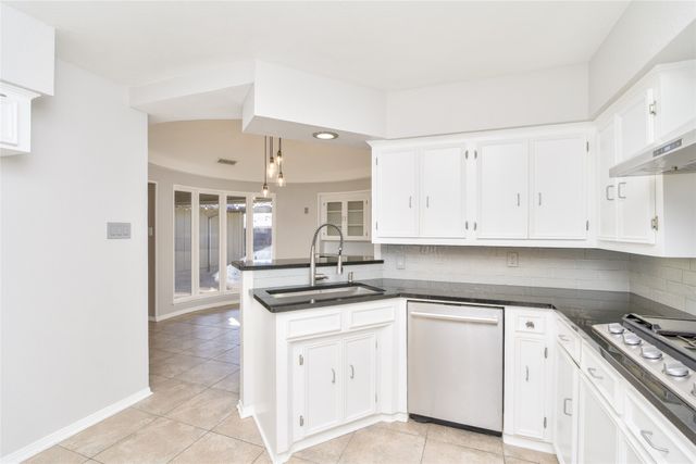 526 Goodwin Drive, Richardson, TX 75081