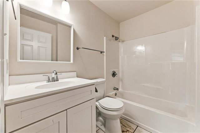 5138 N CORRINGTON Avenue, Kansas City, MO 64119